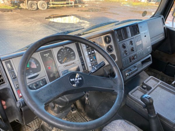 Camion benne tri-benne MAN 32.410 8x6 Meiller - Image 8