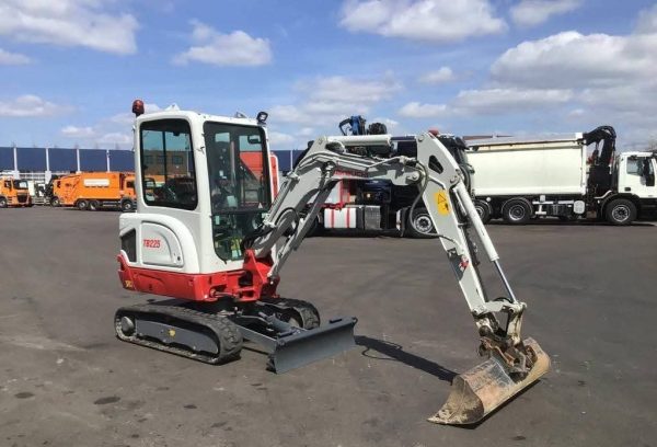 Mini pelle Takeuchi TB225, Année 2020 - Image 9