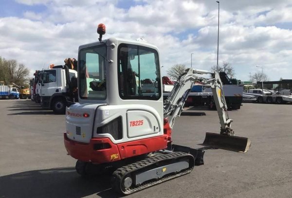 Mini pelle Takeuchi TB225, Année 2020 - Image 4