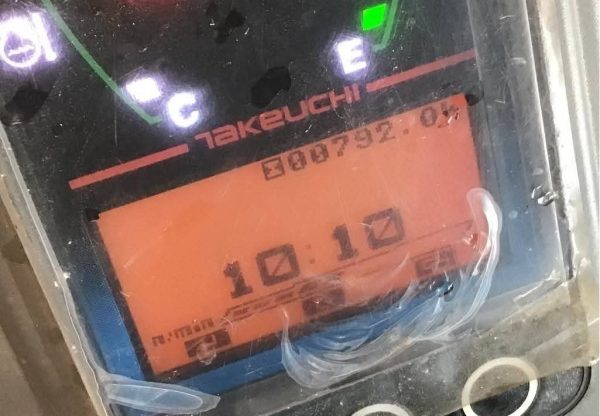 Mini pelle Takeuchi TB225, Année 2020 - Image 7