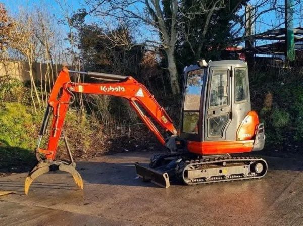 Mini pelle KUBOTA KX71-3 / 2,8 TONNES 
