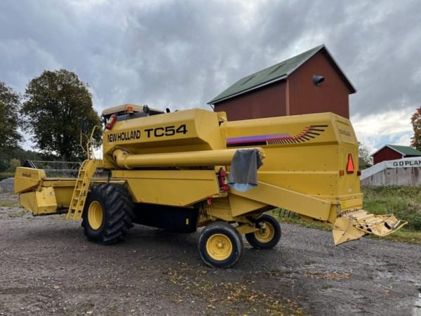 Moissonneuse-batteuse New Holland TC54 - Image 4