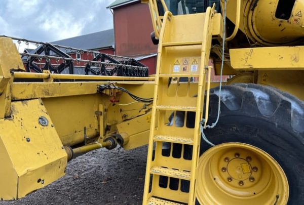 Moissonneuse-batteuse New Holland TC54 - Image 14