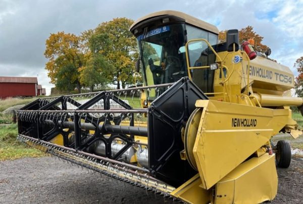 Moissonneuse-batteuse New Holland TC54 - Image 13