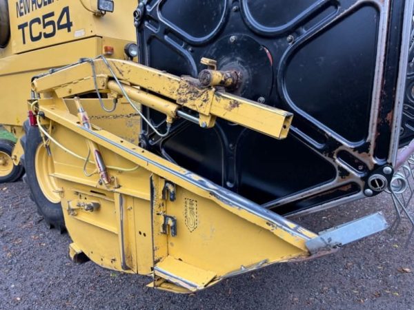 Moissonneuse-batteuse New Holland TC54 - Image 12