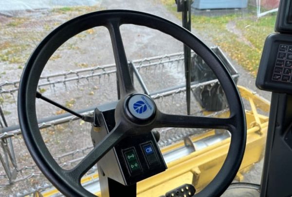 Moissonneuse-batteuse New Holland TC54 - Image 20