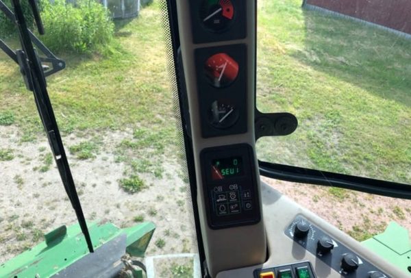 Moissonneuse-batteuse John Deere 1570 - Image 16