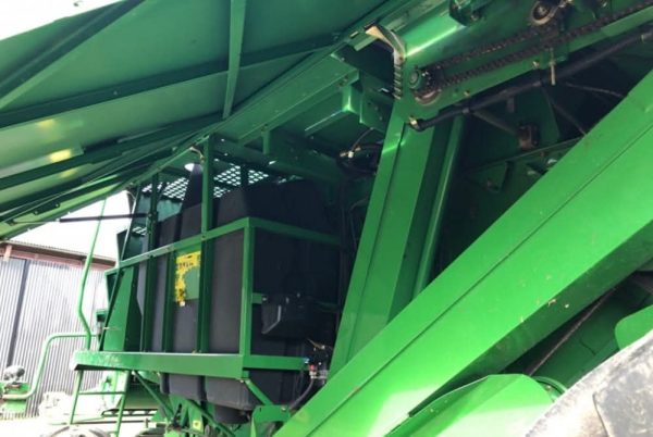 Moissonneuse-batteuse John Deere 1570 - Image 32
