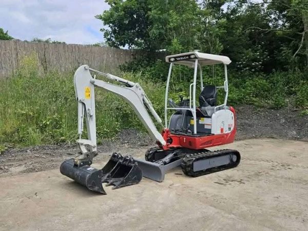 Mini Pelle TAKEUCHI TB216 / 1,7 TONNES - Image 5
