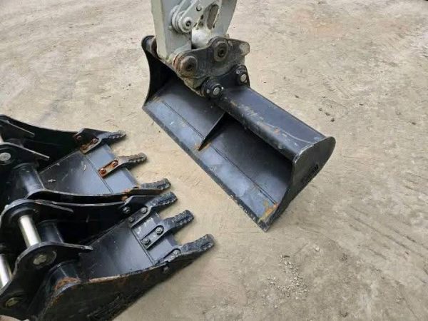 Mini Pelle TAKEUCHI TB216 / 1,7 TONNES - Image 14