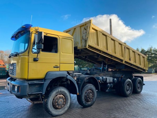 Camion benne tri-benne MAN 32.410 8x6 Meiller - Image 2