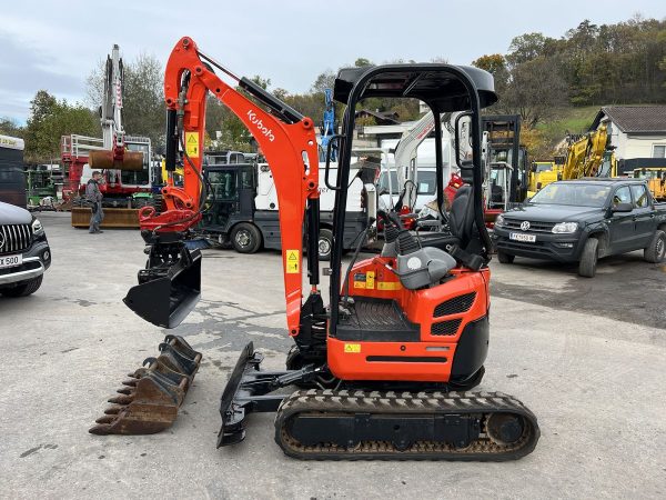 Kubota U 17-3a, Attache rapide mécanique - Image 2