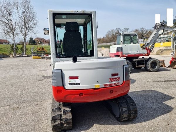 Marque : Takeuchi TB250 - Image 2
